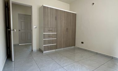 CASA EN VENTA EN PRIVADA DEL FRACCIONAMIENTO SABINES