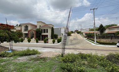 TERRENO EN VENTA EN FRACCIONAMIENTO CUMBRES