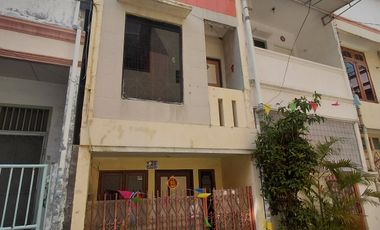 RUMAH SIAP HUNI 3 LANTAI PADEMANGAN TIMUR