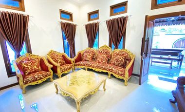 Rumah luas 428m nyaman asri tengah kota Nusukan Banjarsari solo