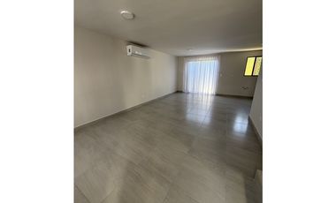 CASA VENTA RESIDENCIAL LAS MERCEDES APODACA