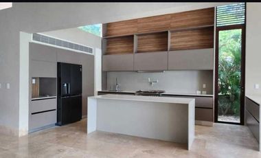 Casa en venta, Yucatán Country Club, Privada Kanha