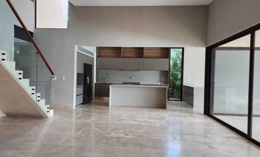Casa en venta, Yucatán Country Club, Privada Kanha