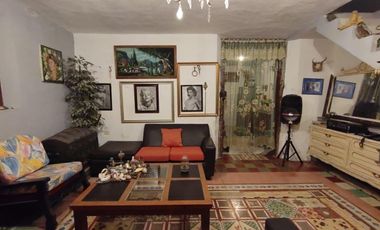 Vendo casa antigua en el Centro