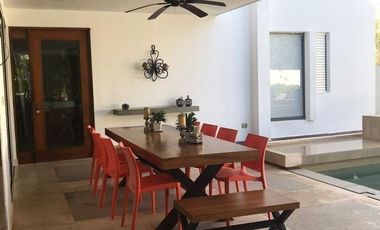 Casa en venta, Xpokin, Yucatán Country Club