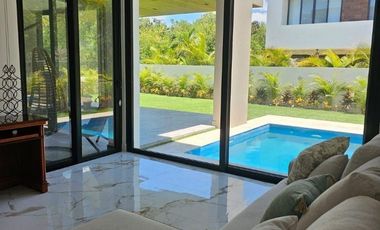 Casa en venta en Privada Oasis, Yucatan Country Club