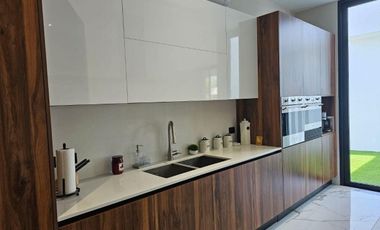 Casa en venta en Privada Oasis, Yucatan Country Club