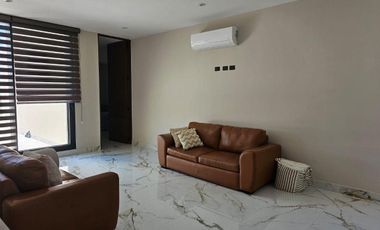 Casa en venta en Privada Oasis, Yucatan Country Club