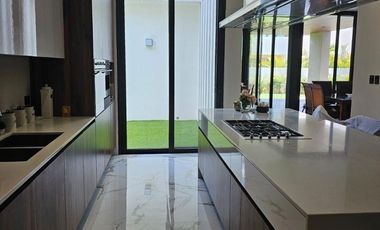 Casa en venta en Privada Oasis, Yucatan Country Club