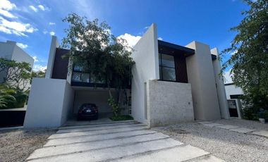 Casa en renta y en venta en Cutzam, Yucatan Country Club. Mérida, Yucatán