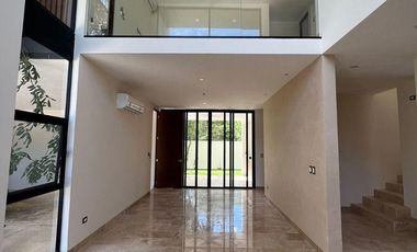 Casa en renta y en venta en Cutzam, Yucatan Country Club. Mérida, Yucatán