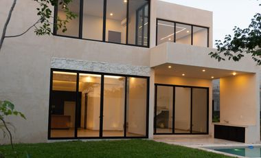 Casa en venta en Privada Cutzam, Yucatán Country Club