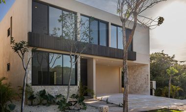 Casa en venta en Privada Cutzam, Yucatán Country Club