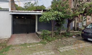 CASA A LA VENTA EN LA COLONIA LOMAS DE SAYULA, TAPACHULA, CHIAPAS, A 5 MINUTOS DE LA ZONA CENTRO, A 10 MINUTOS DE CENTRO COMERCIAL ALAIA TAPACHULA.