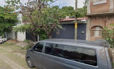 CASA A LA VENTA EN LA COLONIA LOMAS DE SAYULA, TAPACHULA, CHIAPAS, A 5 MINUTOS DE LA ZONA CENTRO, A 10 MINUTOS DE CENTRO COMERCIAL ALAIA TAPACHULA.