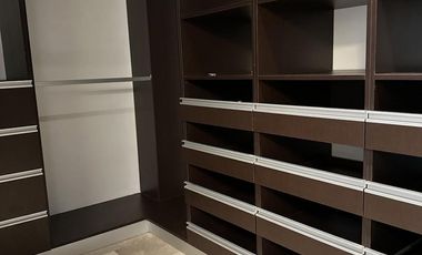 Casa en renta en el Yucatán Country Club, privada Oasis.