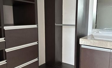 Casa en renta en el Yucatán Country Club, privada Oasis.