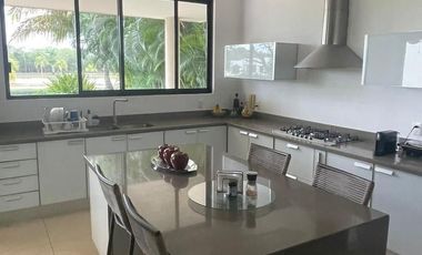 Casa en venta, Privada Kilil, Yucatán Country Club