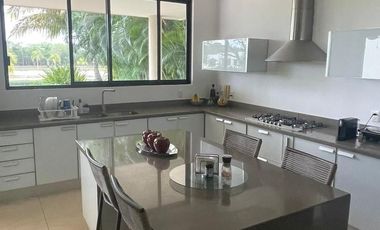 Casa en venta, Privada Kilil, Yucatán Country Club