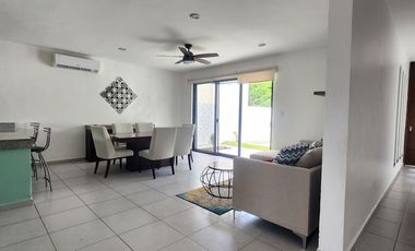 casa en Renta amueblada 3 recamaras piscina y paneles solares Conkal