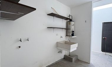 SE RENTA CASA EN FRACCIONAMIENTO PRIVADO