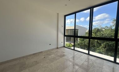 Casa en venta en el Yucatán Country Club, Oasis, Mérida, Yucatán