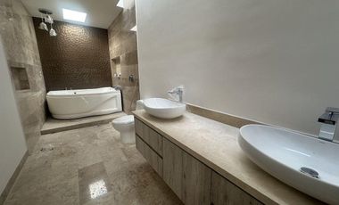 Casa en venta en el Yucatán Country Club, Oasis, Mérida, Yucatán