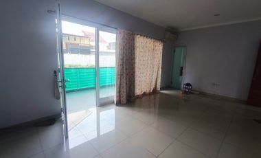 Rumah lux solo baru
