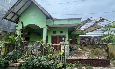 Rumah Hook Harga Murah Tanah Luas Lokasi Jebres Dekat Kampus UNS Solo