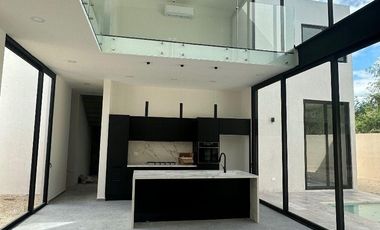 Casa en venta en Yucatán Country Club, Kutz, Mérida, Yucatan