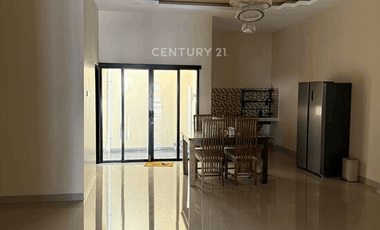 Disewakan Rumah Baru Di Boulevard Hijau Kota Harapan Indah