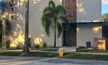 Casa en renta en el Yucatán Country Club privada Cutzam