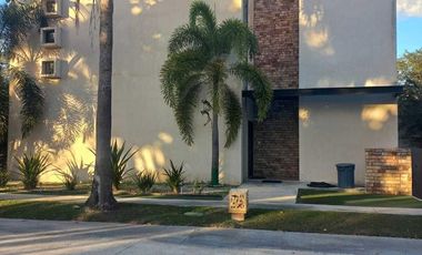 Casa en renta en el Yucatán Country Club privada Cutzam