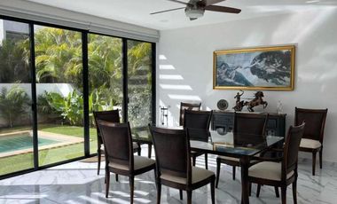 Casa en venta en Privada Oasis en el Yucatan Country Club