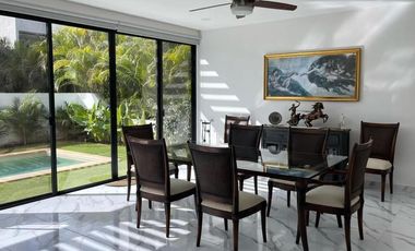 Casa en venta en Privada Oasis en el Yucatan Country Club