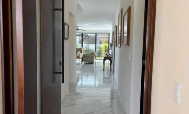 Casa en venta en Privada Oasis en el Yucatan Country Club