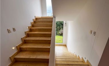 VENDO CASA DE OPORTUNIDAD 6 HAB LOTE 5.000M2 CERROS DE YERBABUENA CHIA