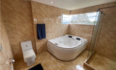 VENDO CASA DE OPORTUNIDAD 6 HAB LOTE 5.000M2 CERROS DE YERBABUENA CHIA