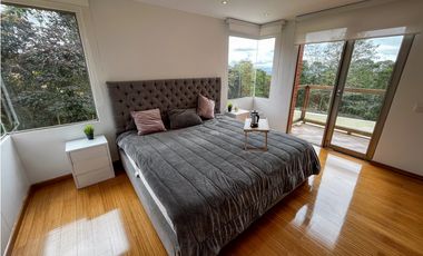 VENDO CASA DE OPORTUNIDAD 6 HAB LOTE 5.000M2 CERROS DE YERBABUENA CHIA