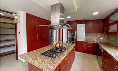 VENDO CASA DE OPORTUNIDAD 6 HAB LOTE 5.000M2 CERROS DE YERBABUENA CHIA