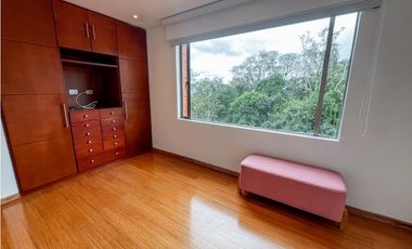 VENDO CASA DE OPORTUNIDAD 6 HAB LOTE 5.000M2 CERROS DE YERBABUENA CHIA