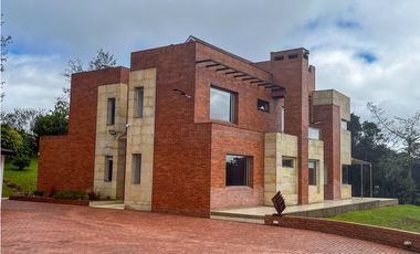 VENDO CASA DE OPORTUNIDAD 6 HAB LOTE 5.000M2 CERROS DE YERBABUENA CHIA