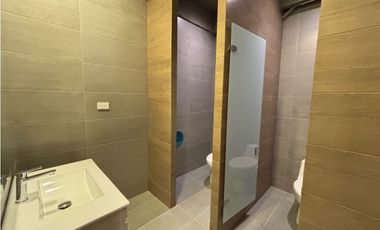 ARRIENDO OFICINA 215m2 + GARAJES + DEPOSITO EXTERIOR CHAPINERO