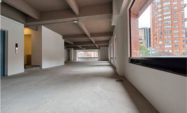 ARRIENDO OFICINA 215m2 + GARAJES + DEPOSITO EXTERIOR CHAPINERO