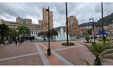 ARRIENDO OFICINA 215m2 + GARAJES + DEPOSITO EXTERIOR CHAPINERO