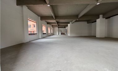 ARRIENDO OFICINA 215m2 + GARAJES + DEPOSITO EXTERIOR CHAPINERO