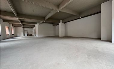 ARRIENDO OFICINA 215m2 + GARAJES + DEPOSITO EXTERIOR CHAPINERO