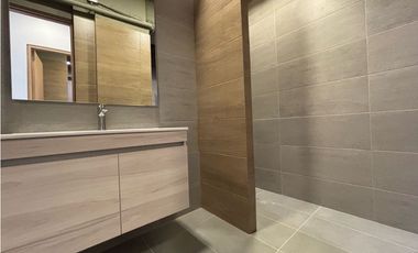 ARRIENDO OFICINA 215m2 + GARAJES + DEPOSITO EXTERIOR CHAPINERO