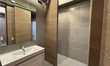ARRIENDO OFICINA 215m2 + GARAJES + DEPOSITO EXTERIOR CHAPINERO