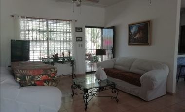 CORONADO / 1048 M2 / 3 HABITACIONES / PISCINA / NEGOCIABLE